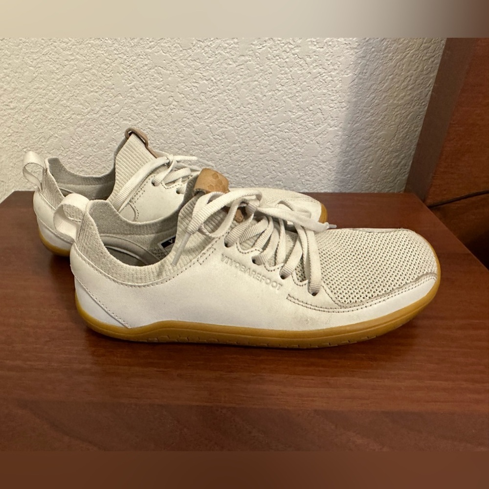 Vivobarefoot Primus knit women’s- white / gum - size 6 / 36 - v good condition
